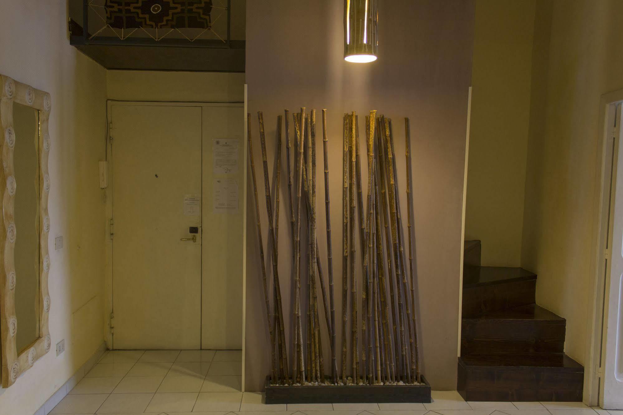 Dimora Dei Giganti Bed & Breakfast Napoli Bagian luar foto