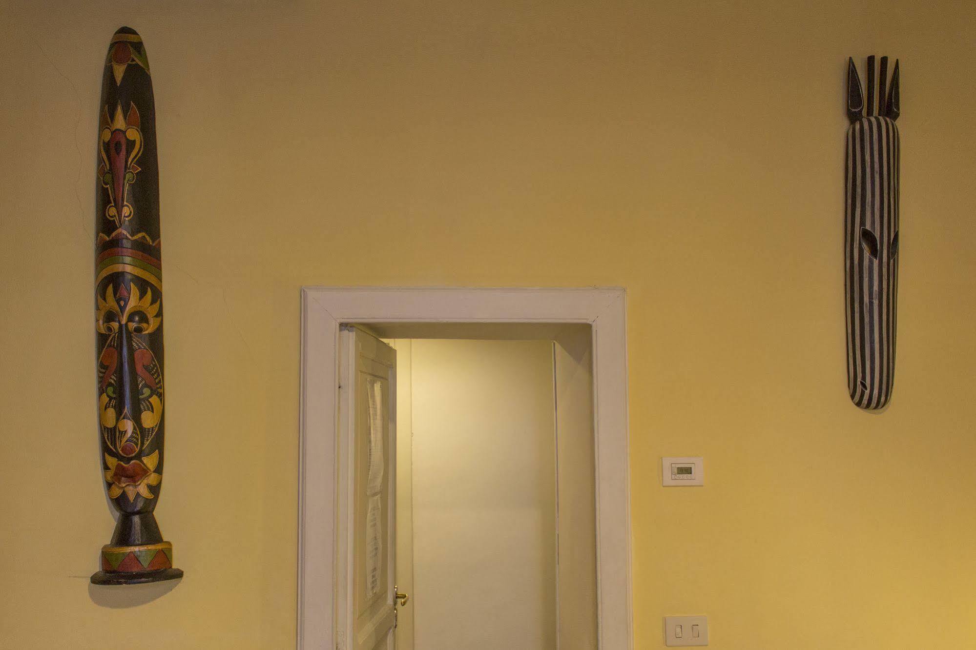 Dimora Dei Giganti Bed & Breakfast Napoli Bagian luar foto