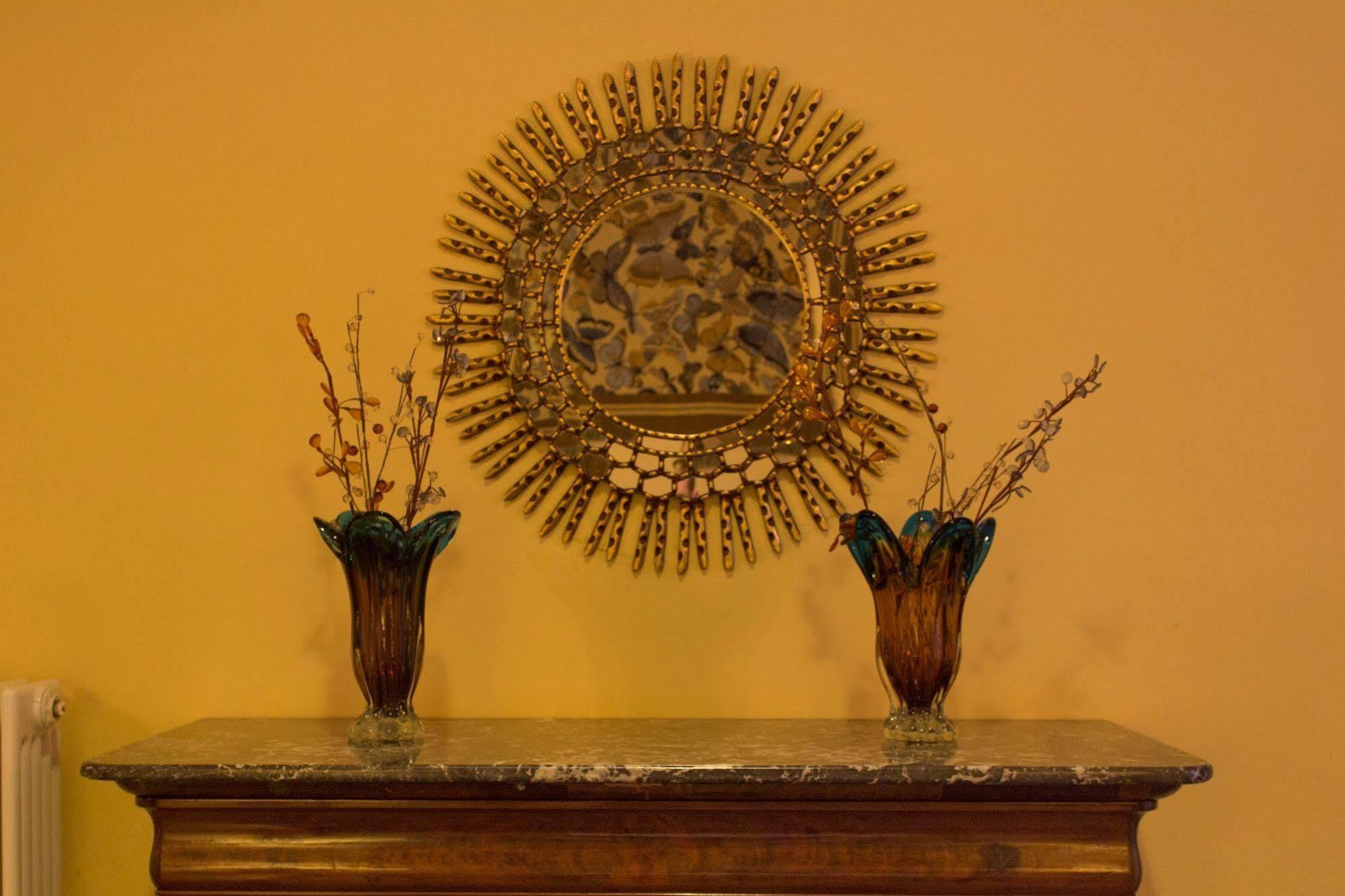 Dimora Dei Giganti Bed & Breakfast Napoli Bagian luar foto