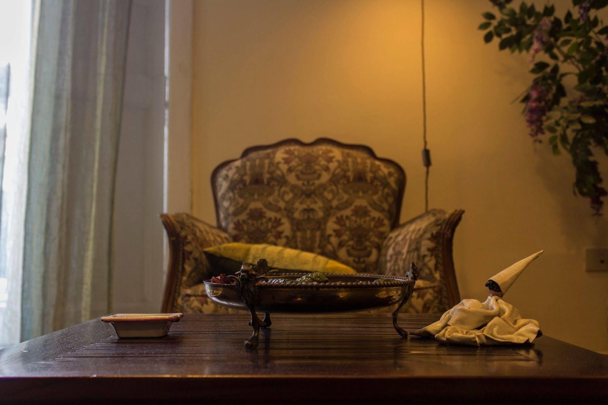 Dimora Dei Giganti Bed & Breakfast Napoli Bagian luar foto