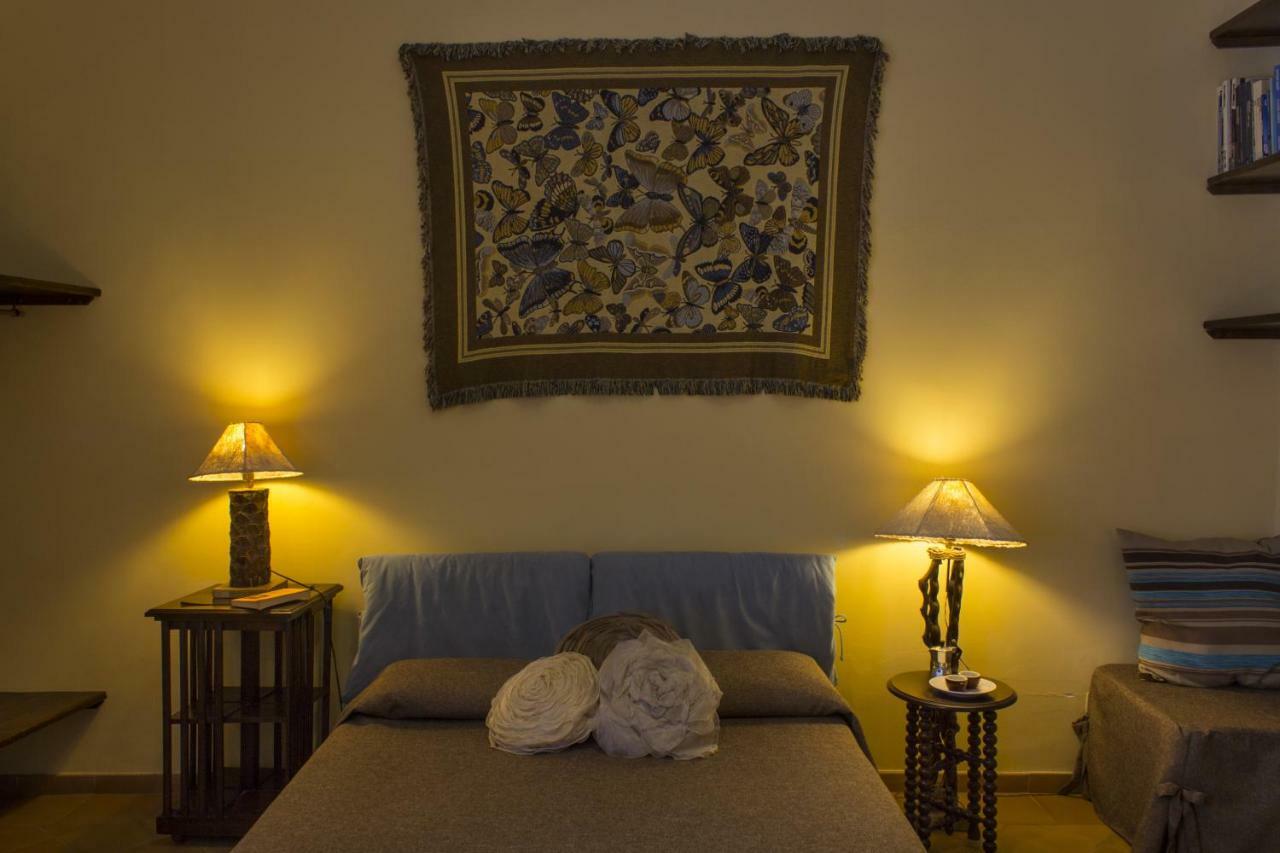 Dimora Dei Giganti Bed & Breakfast Napoli Ruang foto